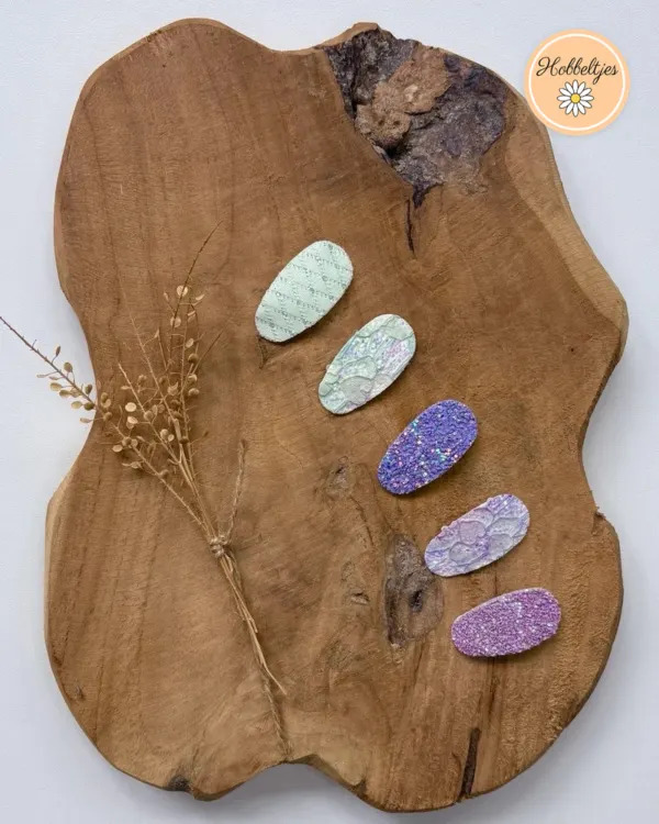 Vijf antislip haarclipjes in mint en paars met glitter en kantmotief